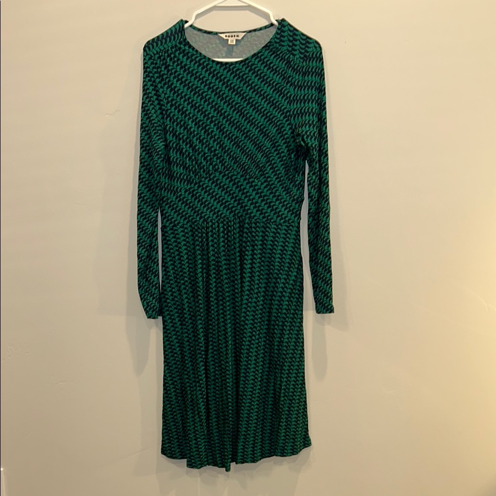 Boden Long Sleeve Dress in Vibrant Green and Black. Size 8.